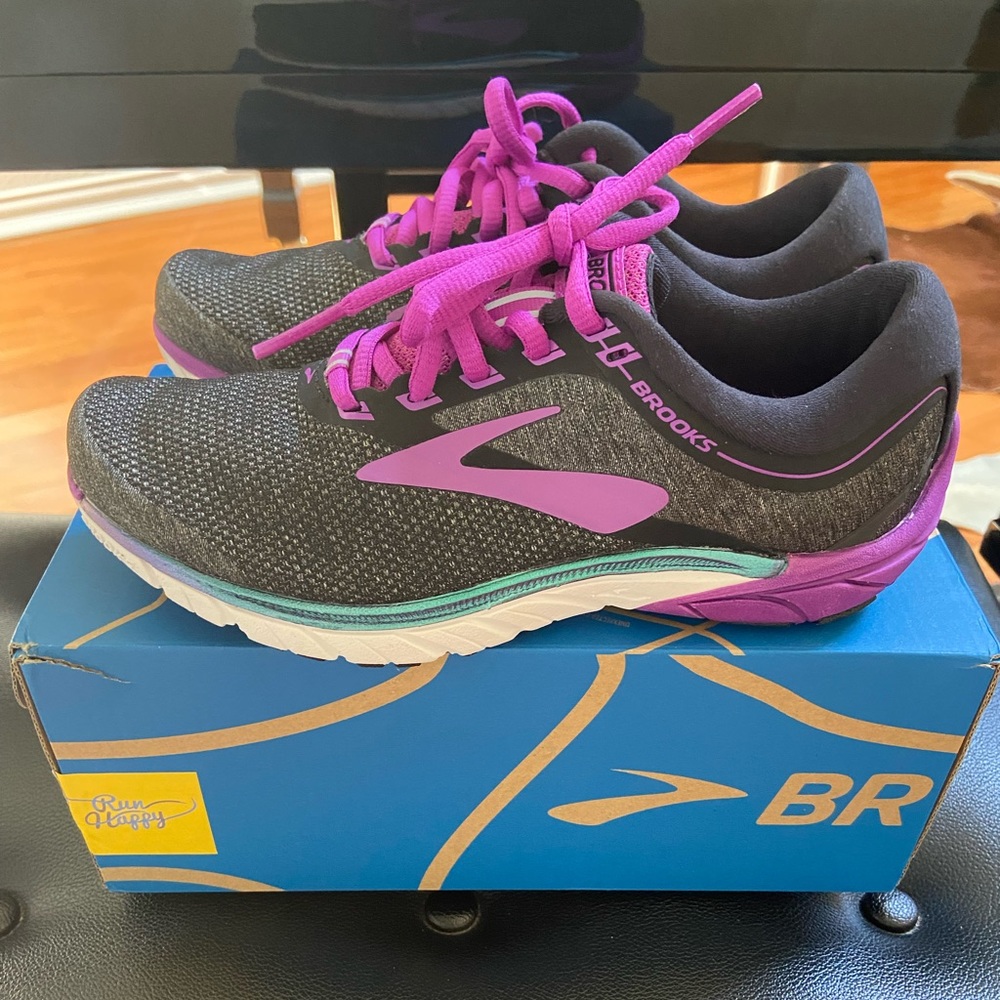BROOKS Pure Cadence